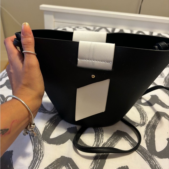 Miniso Small Purse - Picture 2 of 5